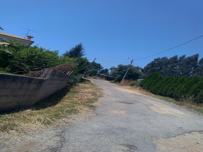 Alcatroamento na Rua do Toural na Carvalhosa